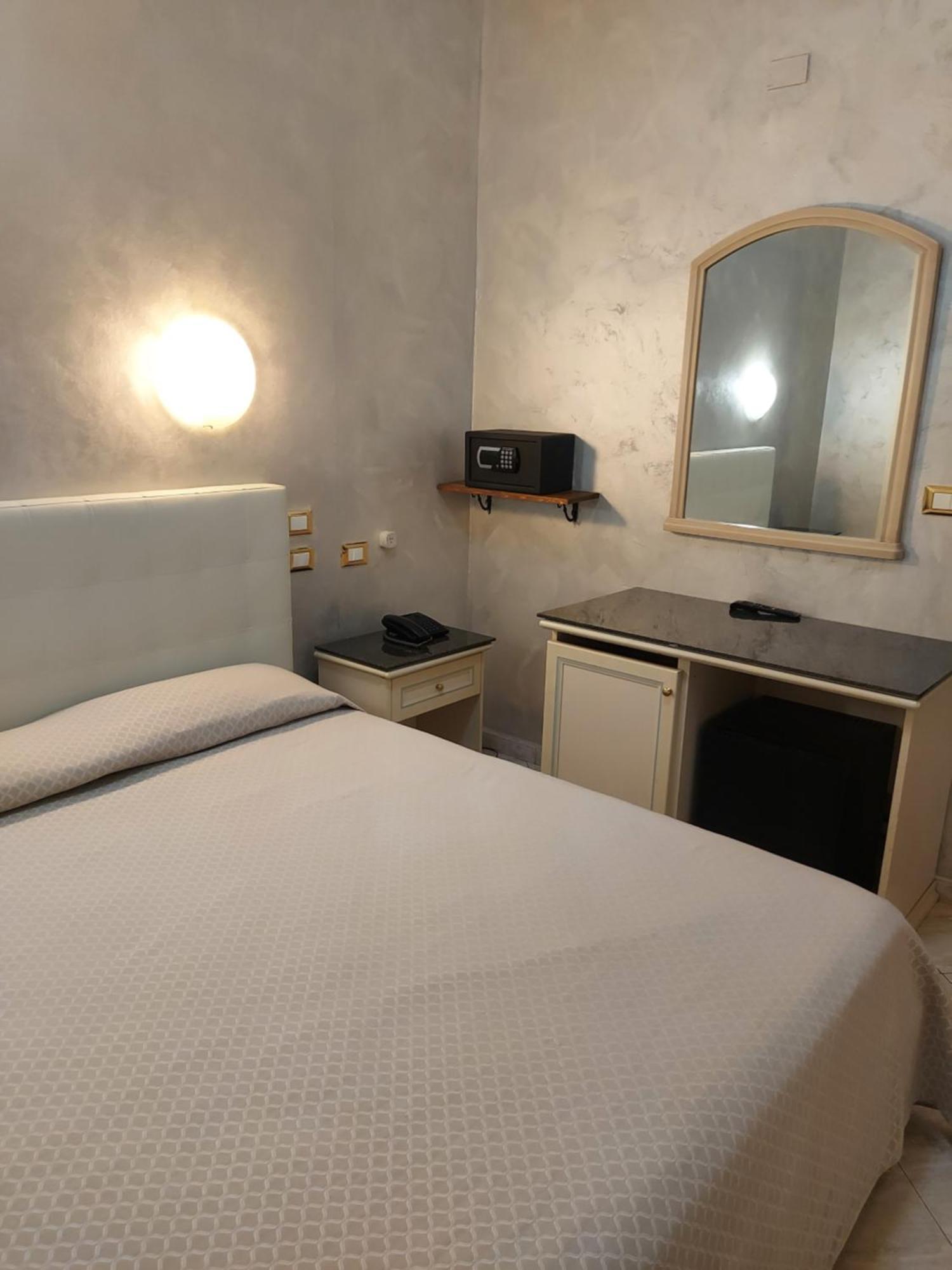 Hotel Antico Distretto Турин Екстер'єр фото