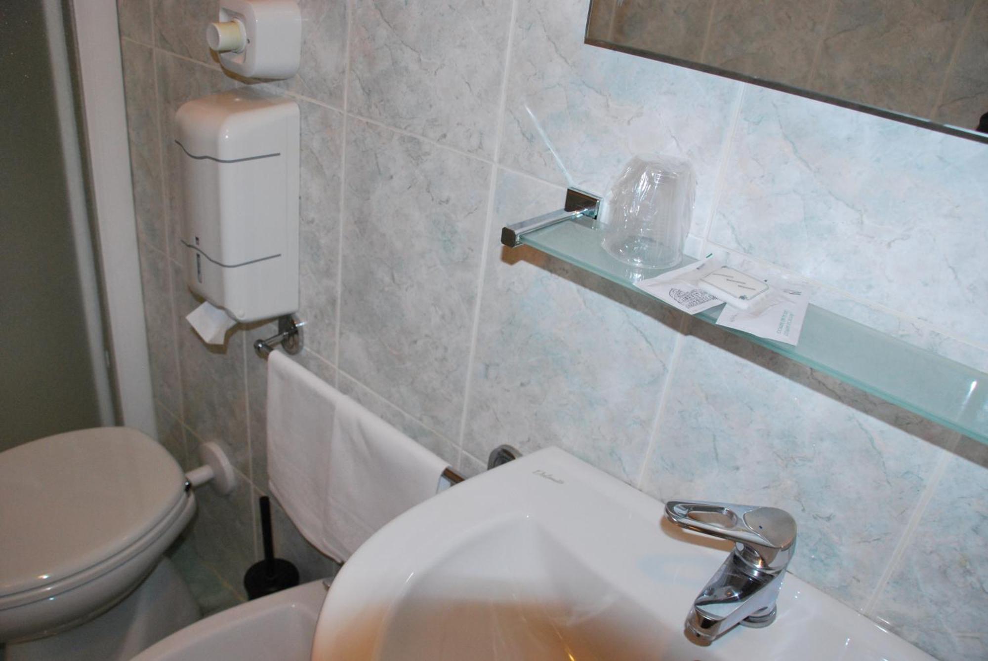 Hotel Antico Distretto Турин Номер фото