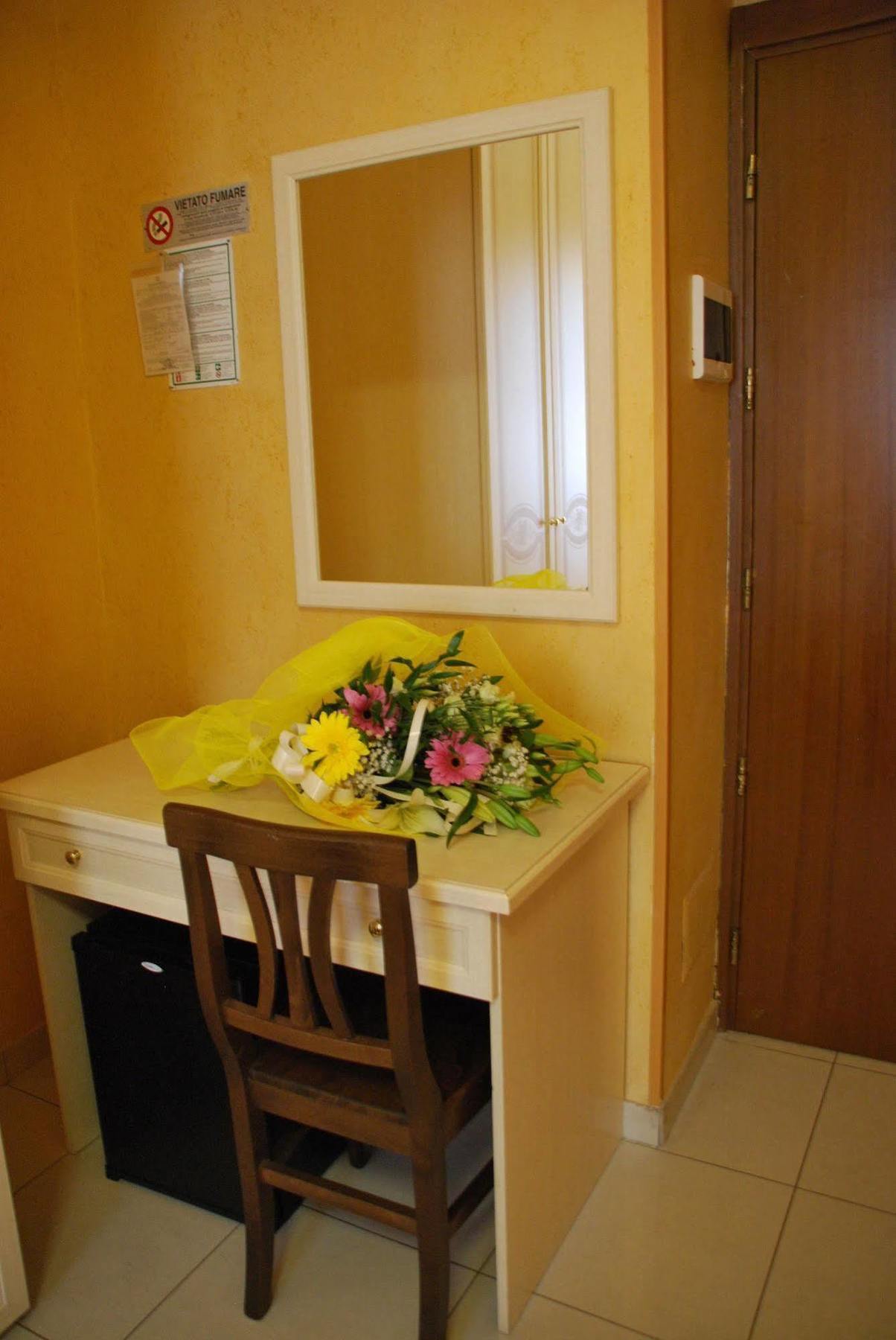 Hotel Antico Distretto Турин Екстер'єр фото