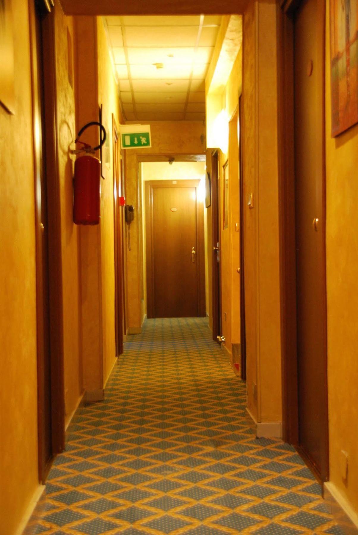 Hotel Antico Distretto Турин Екстер'єр фото